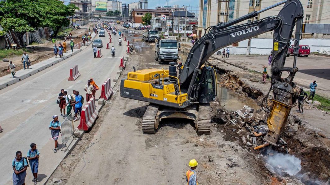 Clearing agents fault delay in apapa road construction